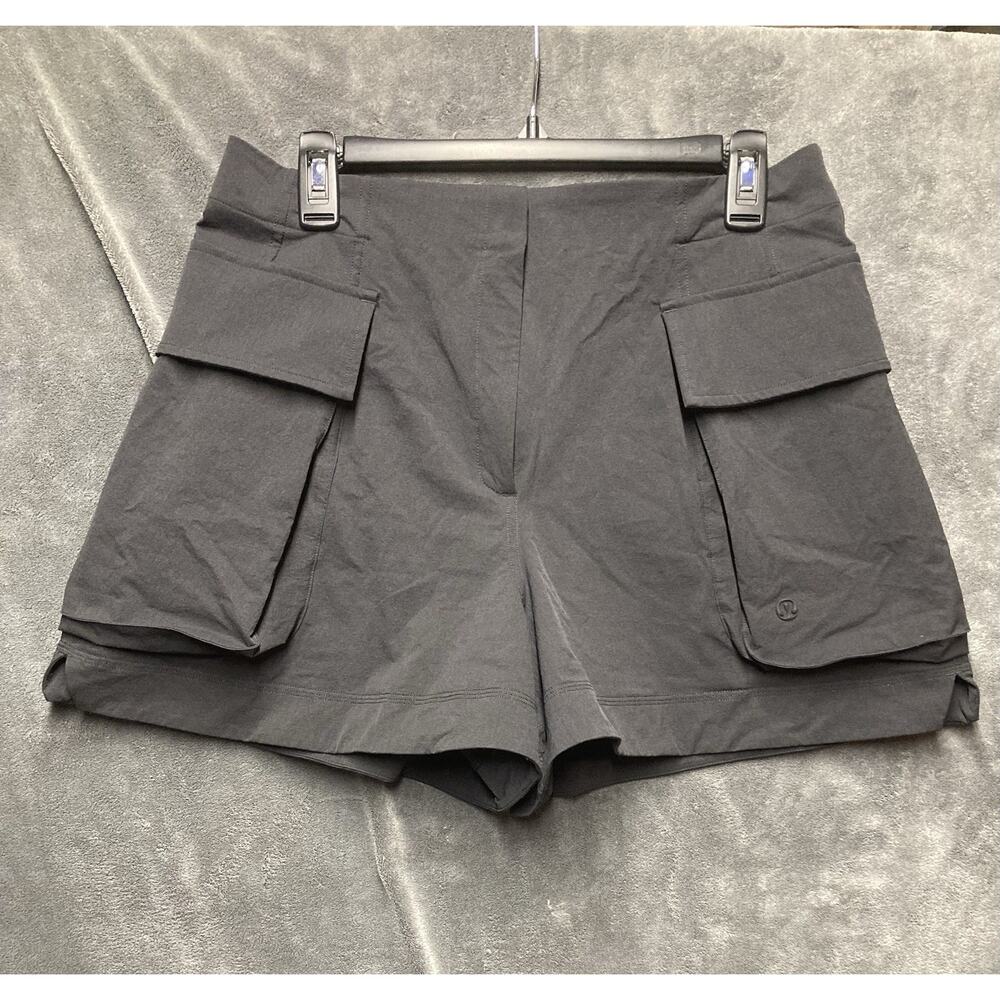 Lululemon Relax Fit SHR Cargo Short Woman’s SZ 12 Black Gorpcore Streetwear Hike